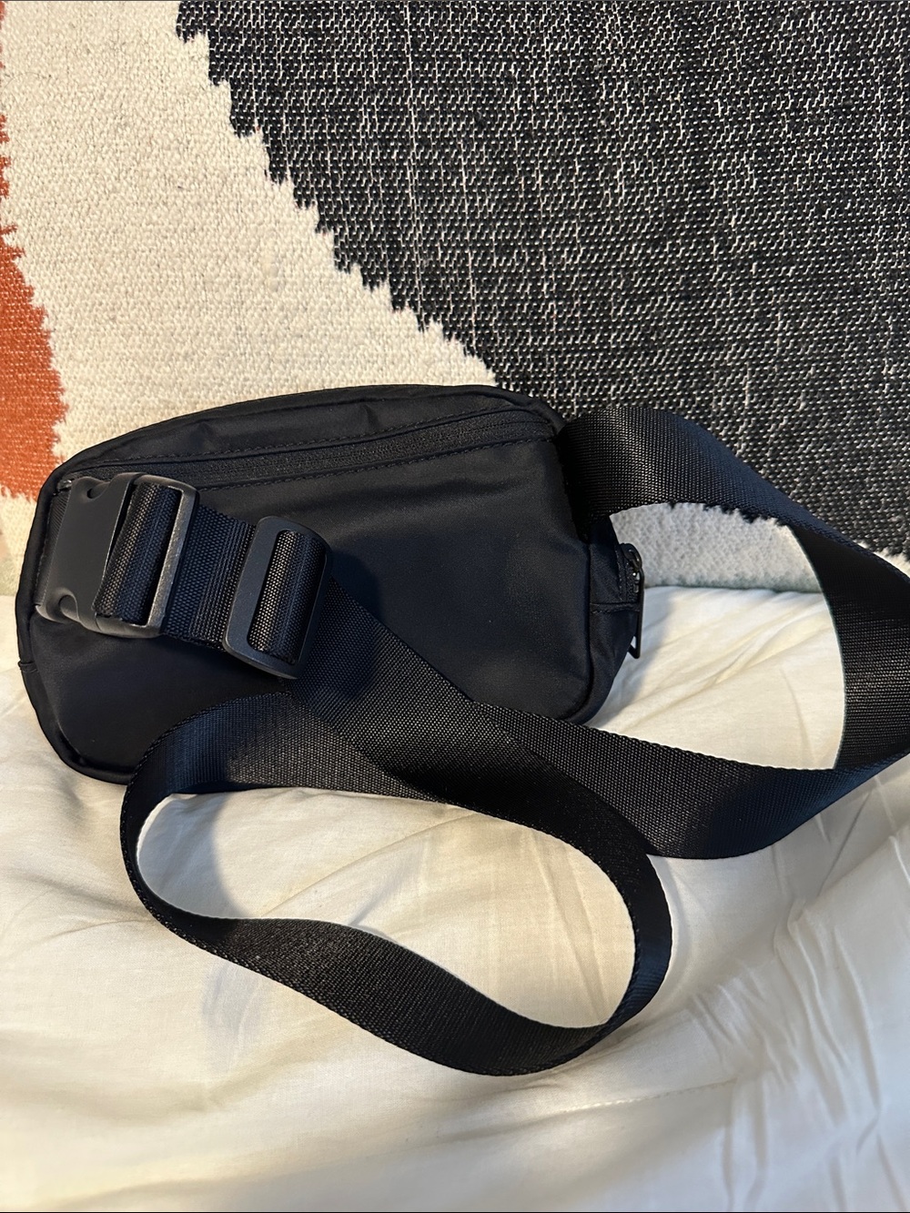 Lululemon Everywhere Belt Bag 1L in Black - Picture 5 of 6